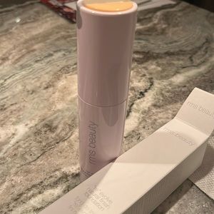 New RMS beauty “re”evolve natural finish foundation, color 11.5